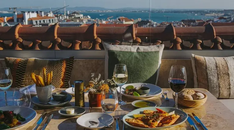 Lumi-Rooftop-Bar-Restaurant-in-Lisbon-Portugal